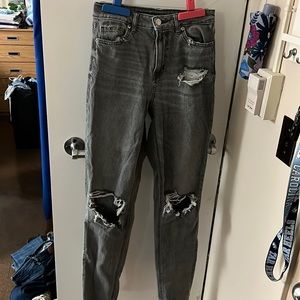 Gray Ripped American-Eagle Mom Jeans